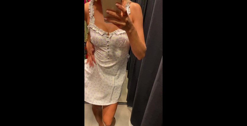 CarryLight: 오늘 난 당신이 피팅 룸에서 나를 살펴 보자