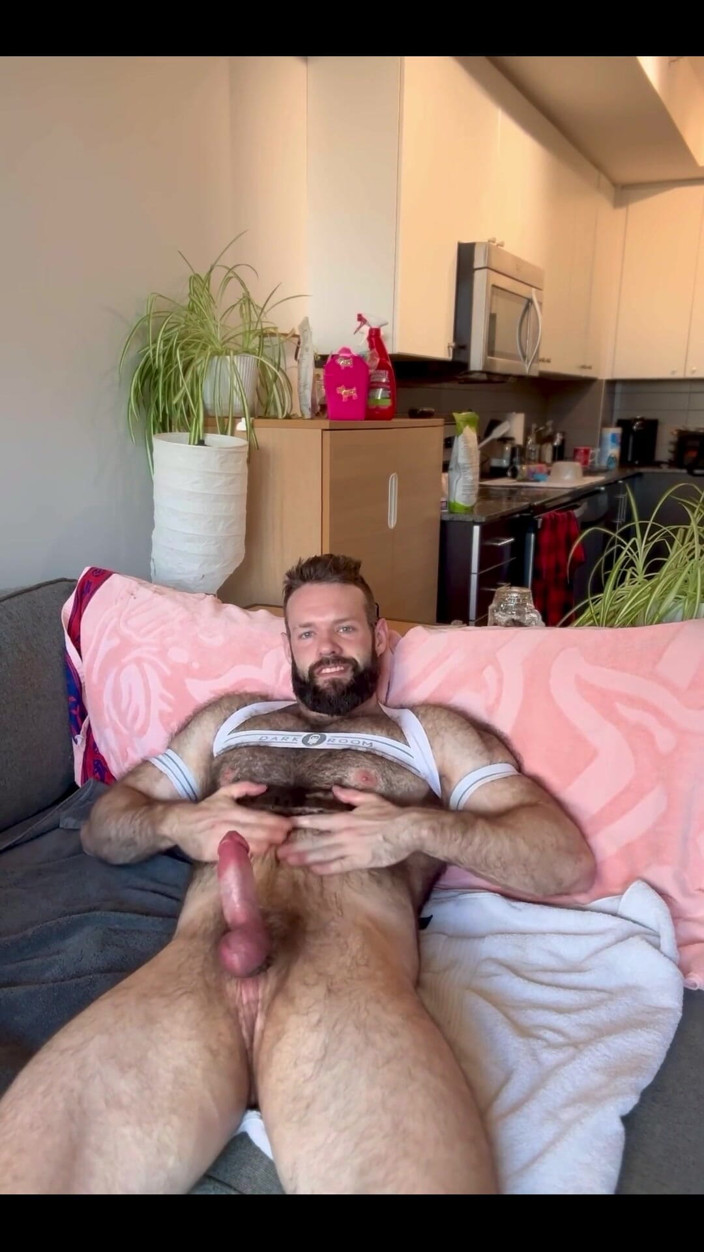 BeefyCanuck: The Duality of Wanting to Be Breed and Be Bred