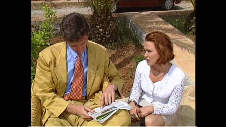 MCG Empire: एक मासूम सुंदर महिला जो रोमांस में अच्छी है और लंड चूस रही है इसलिए वह चोदती है