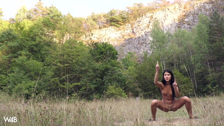 Watch4beauty: Peeing Lady
