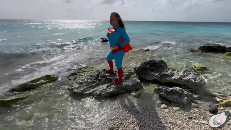 Mistress Pink Pearl: Supergirl Meets the Horniest Octopus in Bonaire