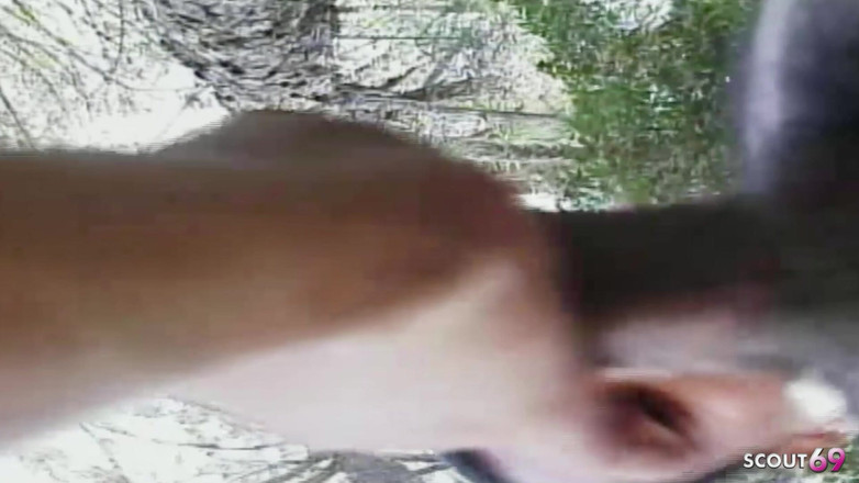 Shemale TS Collection: Blondýna Velká prsa Tranny ošukaná análně venku tlustým ptákem