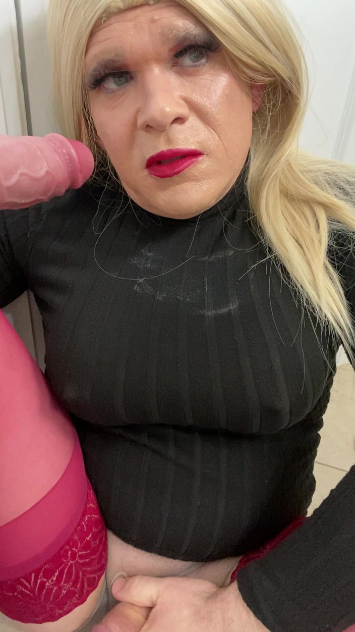 MadisonCD2025: Sissy Transgender Sexy Femboy Crossdressing děvka saje ptáka a mluví...
