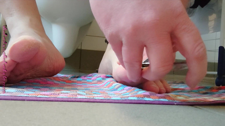 Carmen_Nylonjunge: My little pedicure ** Left **