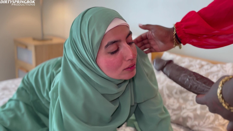 Aaliyah Yasin: Hijabi Aaliyah Yasin Gets a Big Surprise From Josy