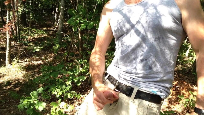 TJenner: Wichsen am Wasser. Kommen am Fluss. Auch verbal.