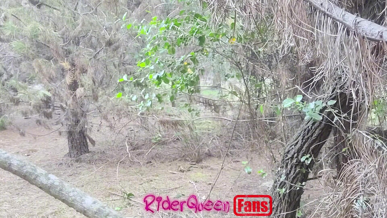 Only Riderqueen BBW Step Mom Latina Alone: Riderqueen allein, draußen, Videos für meine Fans und Follower