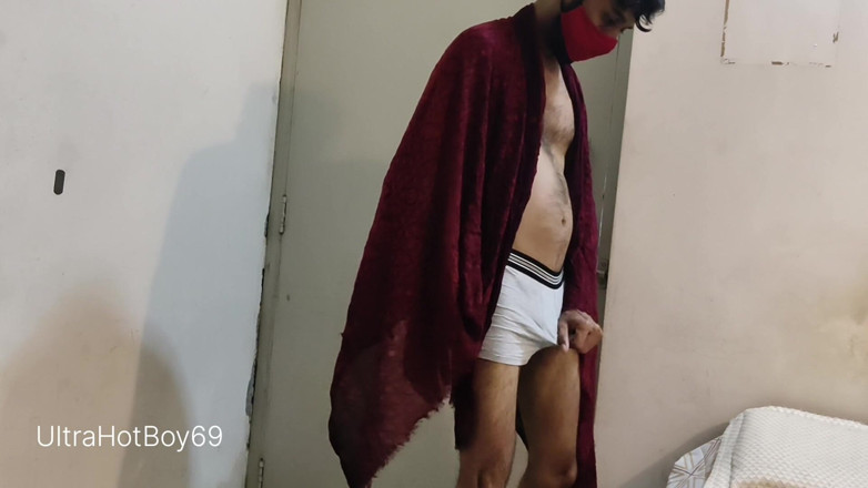 UltraHotBoy69: Pertunjukan Masa Fesyen