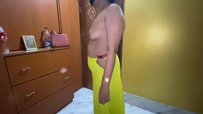 Tasnim Zara: Seorang wanita Bengali bersedia untuk membeli-belah