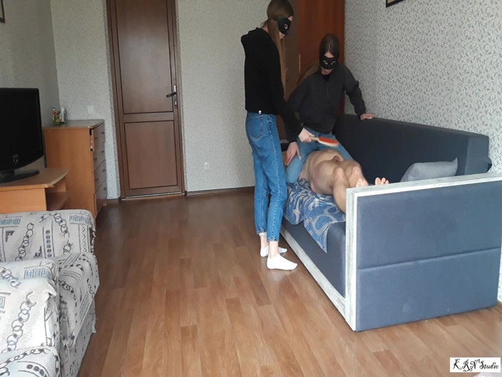 KRNStudio: Sesión de trío # 134 jeanssitting