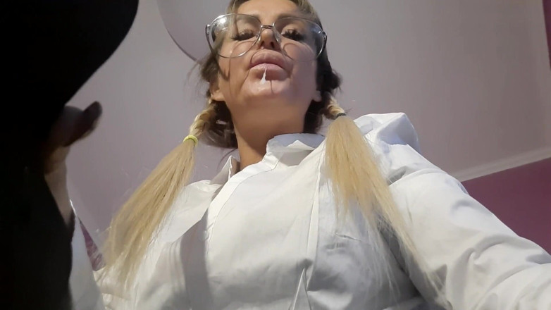 Nadi_Zabava: Bdsm, dominazione femminile, gioco di sputi