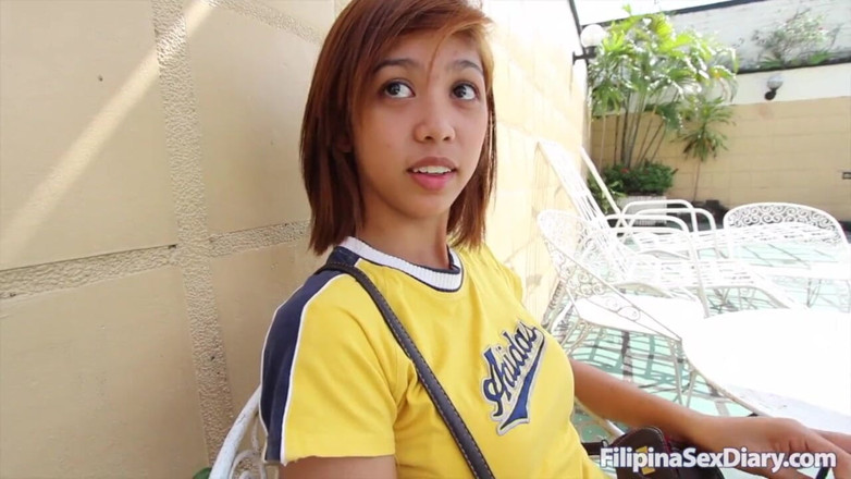 Trike Patrol - Tuk Tuk Patrol: Fresh out the shower teen pinay fucks foreign dick