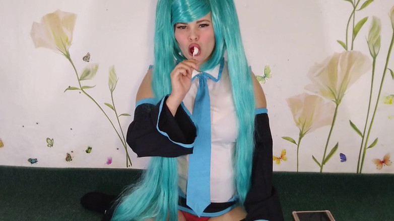 LizAngel: Miku is sucking on the candy and drooling
