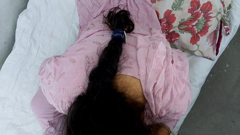 QueenbeautyQB: 印度丈夫与妻子发生性关系，并享受周末。