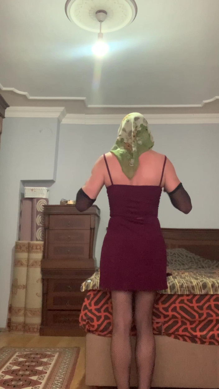 cd_aysemmm: Mi hijabi gran culo madrastra se desnuda