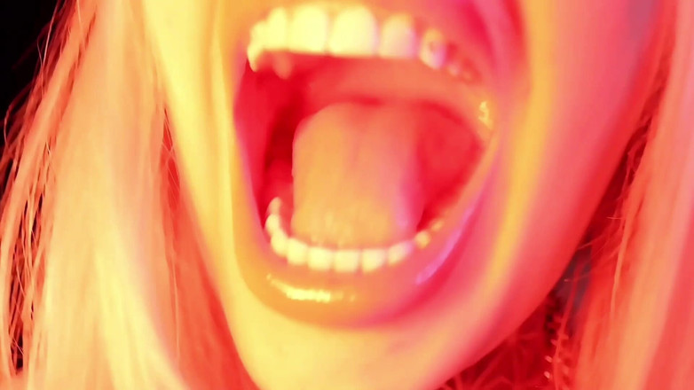 Goddess Misha Goldy: Su absorción total