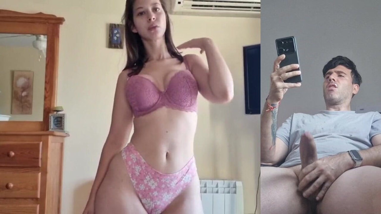 Latinascachondas: Poniendi Hard Friend's Cock
