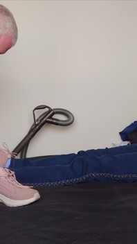 Sexy Foot Fetish with Mature Woman in the Afternoon