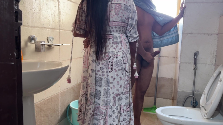 Hornycouple149: Stepson Saw MILF Saara Naked After Shower and Couldn’t Hold...