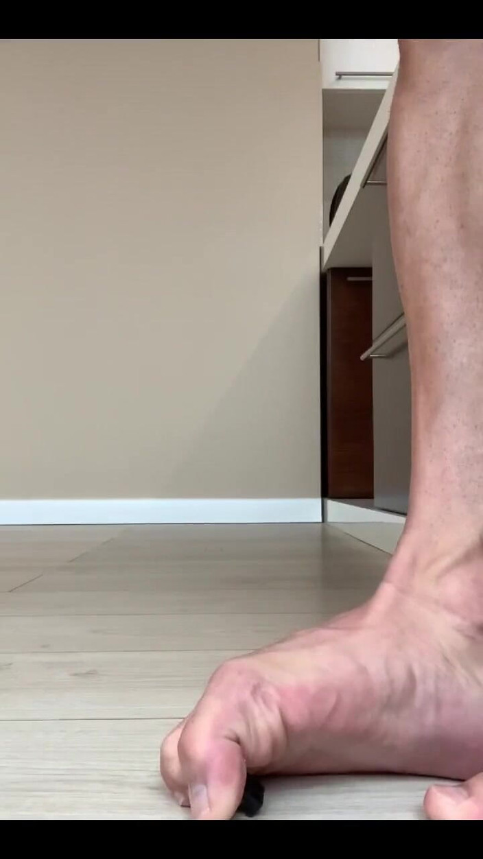 Jasons feet: Tiny is bang voor de reuzin