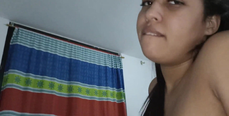 Pikaa6: Sora vitregă brunetă columbiană cu țâțe naturale mari pierde un pariu și...