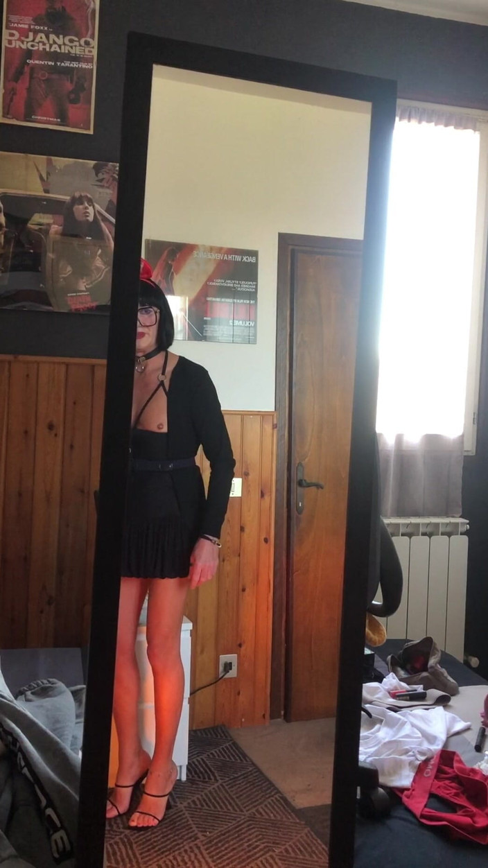 Andreina Naty: Göğüsler, Piercingler Ve Yürüme