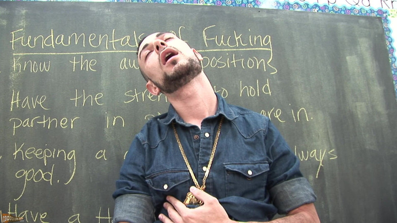 CocoDorm: Anthony Andrews + Rogelio Hernandez