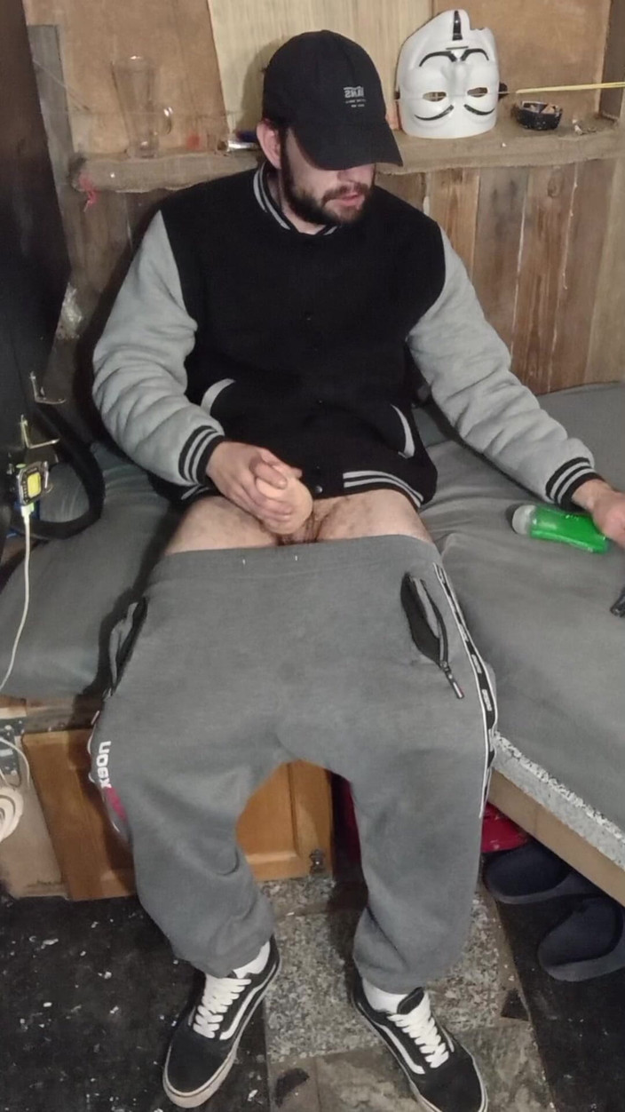 jerkofflover: 자위하러 가는 곳에서 사정하고 내가 만든 비디오 전에 플러스 제어