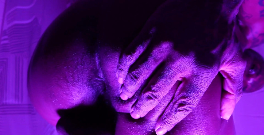 Hallelujah Johnson: Jez můj zadek Hallelujah Johnson (Nech svou tvář v tom)