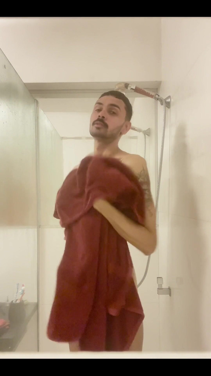 arabeputo: Dávám si tu pěknou sprchu