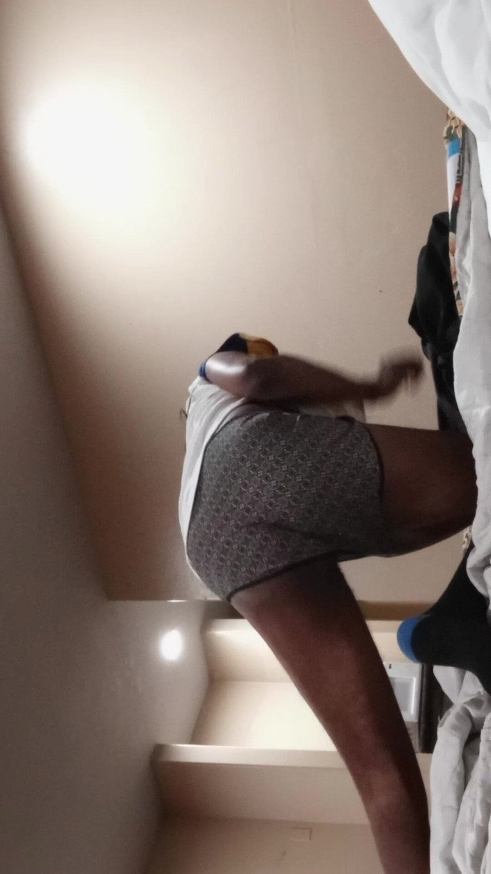 HornyShinAe: Shinae miang di bilik hotelnya