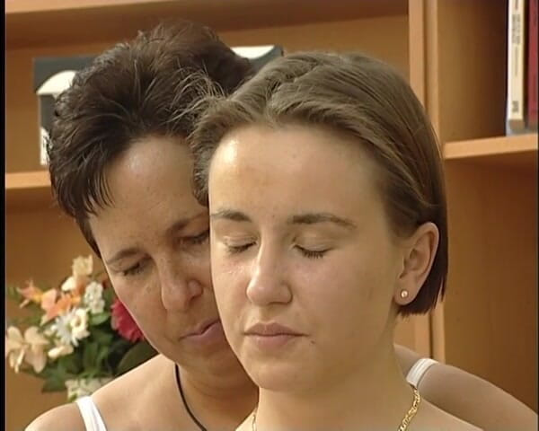 YOUR FIRST PORN: Lesbische Stiefmutti Bestrafft Mich - Cynthia &amp;angie lésbica madrasta me castiga