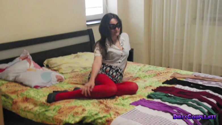 Dirty Couple: セクシーなパンストの恋人が自分自身に触れる
