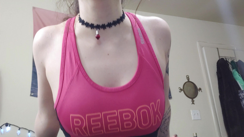 lilredvelvettt: J’essaye tous mes soutiens-gorge