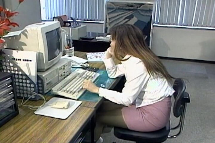 Asian Mature Climax: Sekretaris sange asia lagi asik fingering memeknya yang berbulu