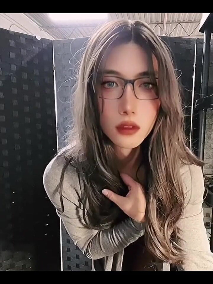 Eva Pans: Nu am mai putut s-o iau, în sfârșit ejaculez