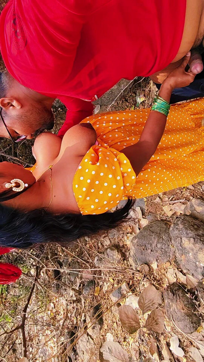 Premi pooja: Indická desi venku v lese