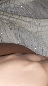 Je regarde ma copine tourner une vidéo porno et me masturber