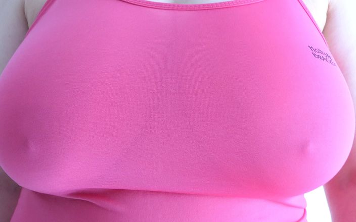 Bodybusty: Perfekte natürliche behaarte MILF mit dicken titten