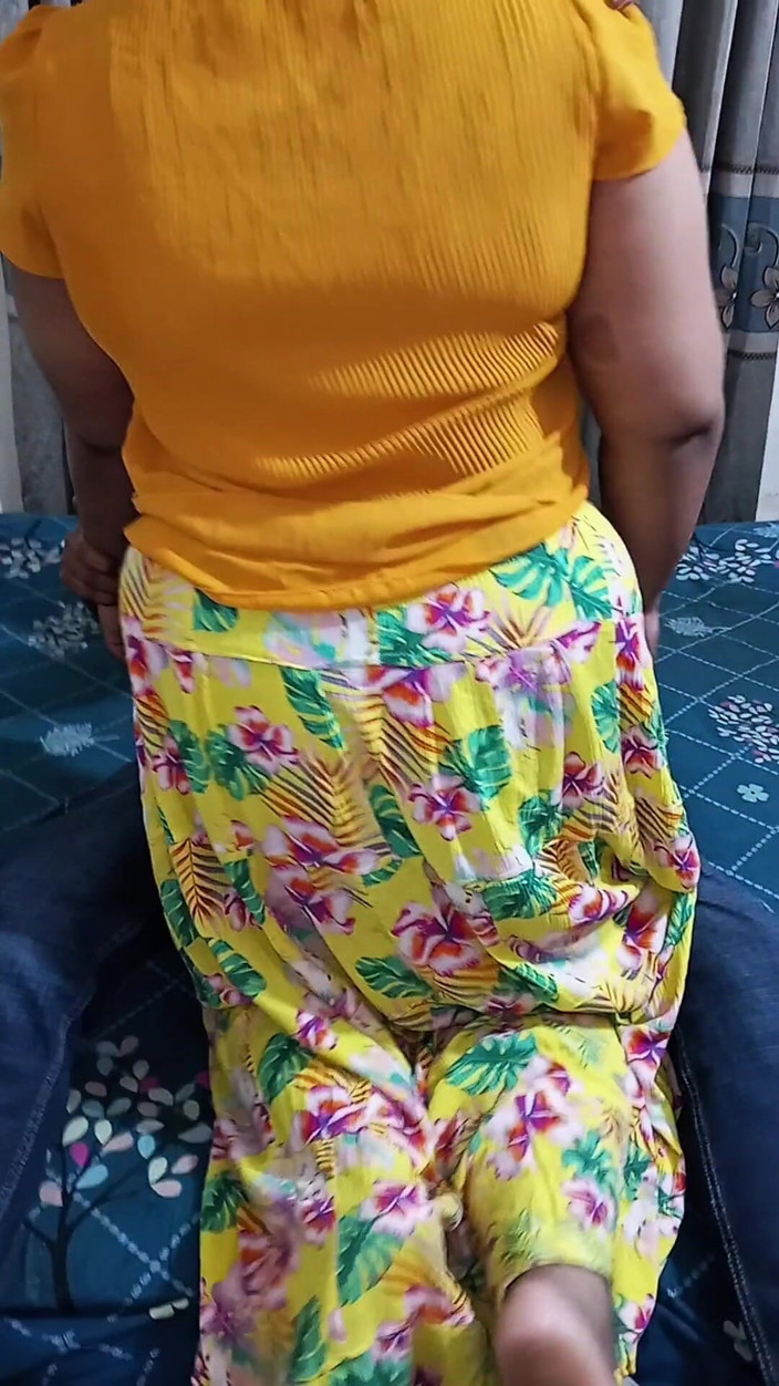 Black Adam: Desi Bhabhi knullas i trekant - stora bröst och våt fitta