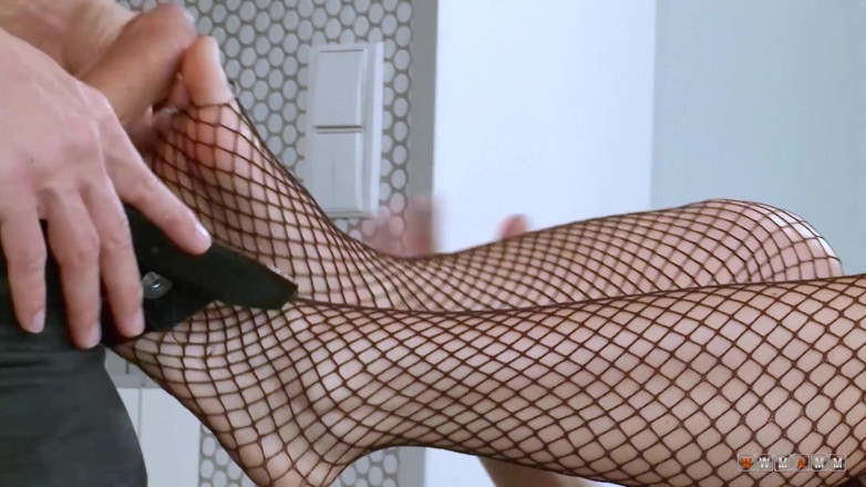 MMP Network: Horny blonde slut takes a load on her feet
