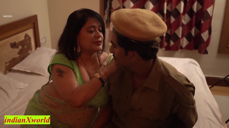 Indian Xshot: Gorgeous Girl Sudden Sex with Hotel Guard! Amazing Hot Sex