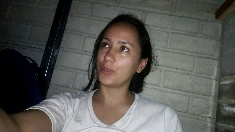 Nathalieprez4: Saya melancap di hadapan jiran-jiran pada waktu malam