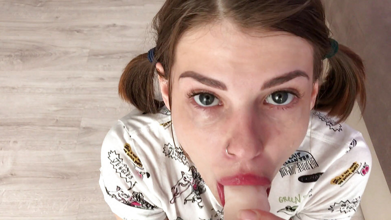 anibutler: Dívka nevlastního táty chce kouřit