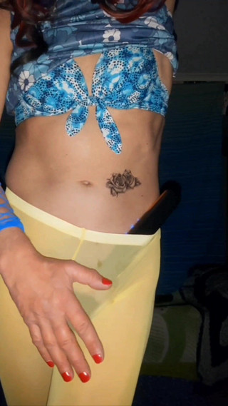 Lizzaali: Gra w moich żółtych rajstopach i różdżce