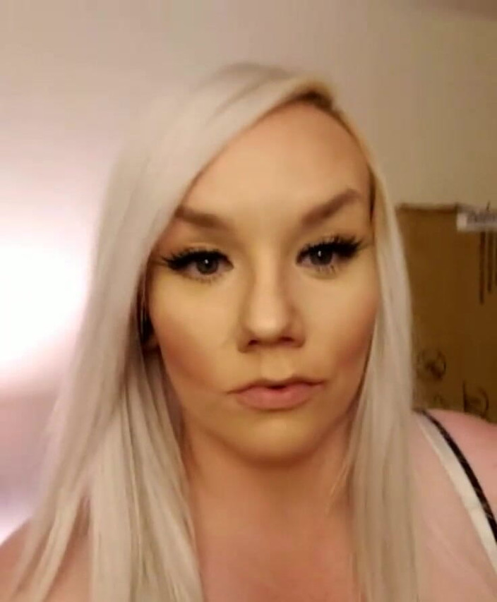 Bustyvlonder: Pokazując ci kochanie jest słodkie dla tatusia