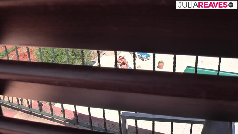 Kinky Bitches: The perverted couple fuck at the hotel pool