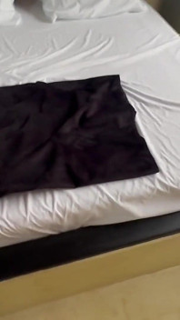 POV Ontdekt Dat Mijn Stiefzoon Masturbert En Besluit Zijn Enorme Lul Te Berijden