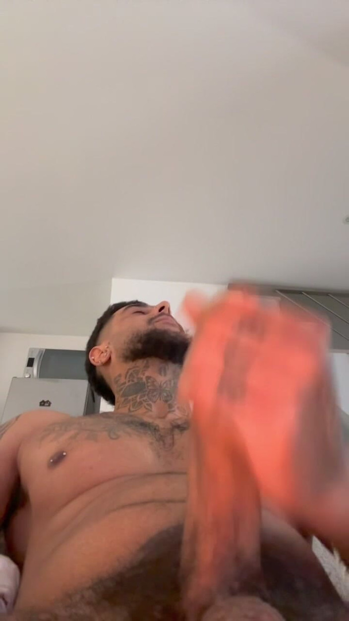 Damien Custo: Damien custo si cewek perancis hot dengan kontol besar