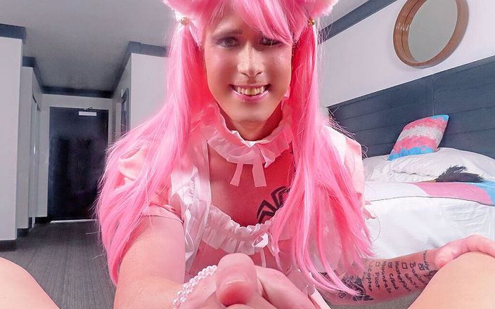 Pure TS and Becoming Femme: वह सबसे प्यारी बहिन नौकरानी बनाता है